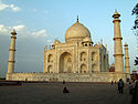 Agra-Taj-Mahal-Mausoleum-architecture-Apr-2008-04
